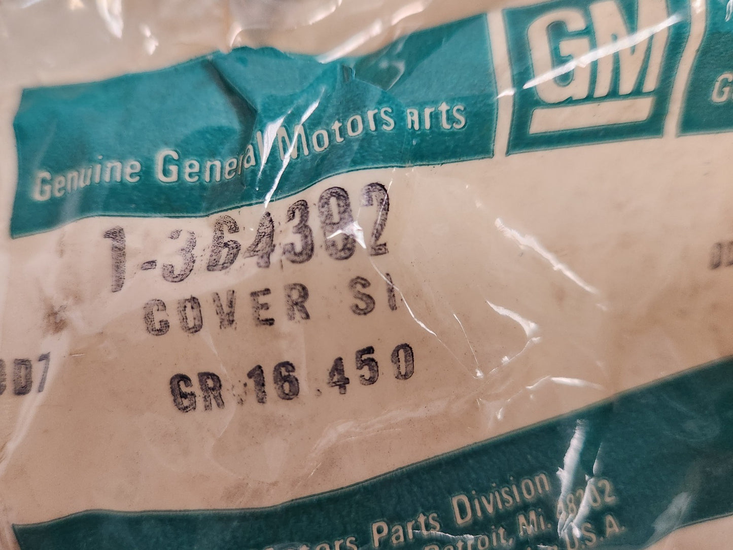 6425592