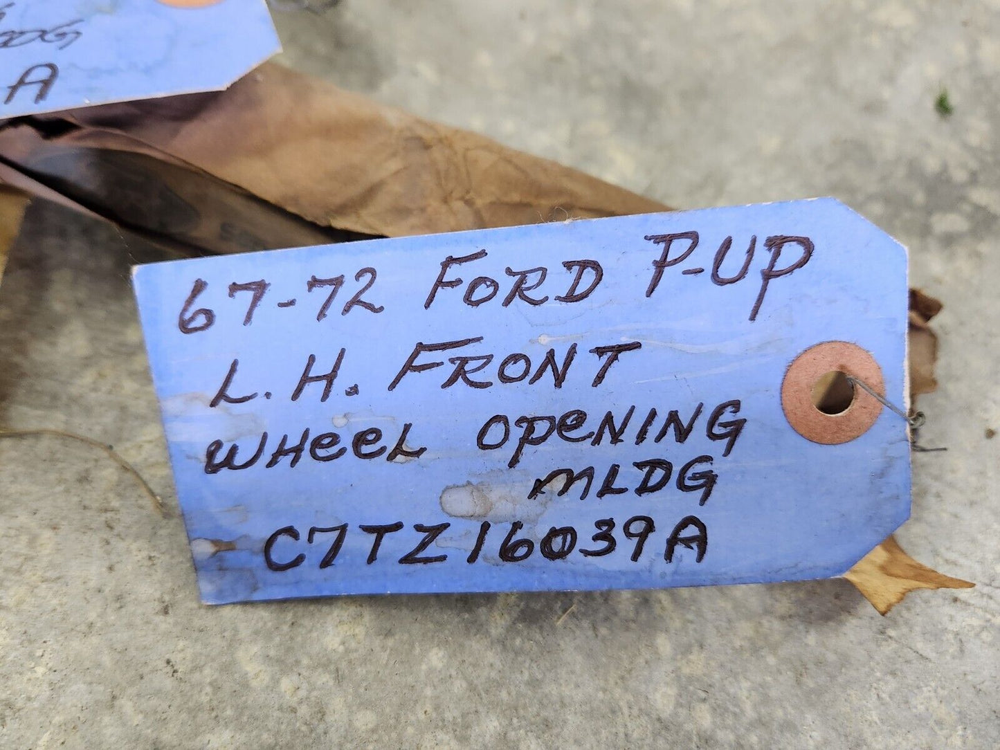 NOS 1967-1972 Ford F100 F250 F350 LH+RH FRONT & REAR WHEEL OPENING MOULDINGS SET