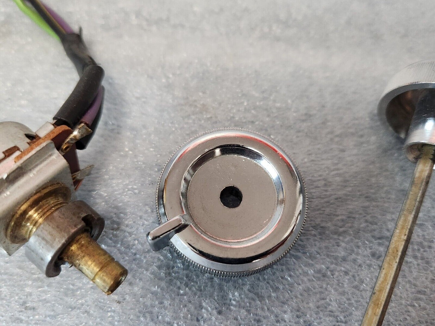 1976-79 CADILLAC SEVILLE HEADLIGHT SWITCH W/ TWILIGHT SENTINEL KNOB BEZEL SHAFT