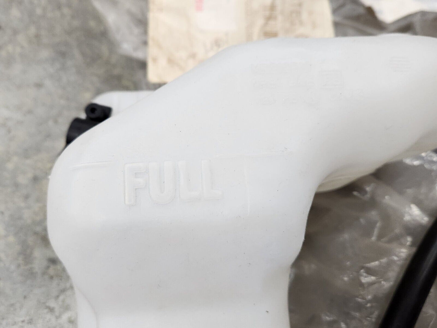 NEW GENUINE 2000-2003 MITSUBISHI GALANT ECLIPSE RADIATOR OVERFLOW TANK MR212510