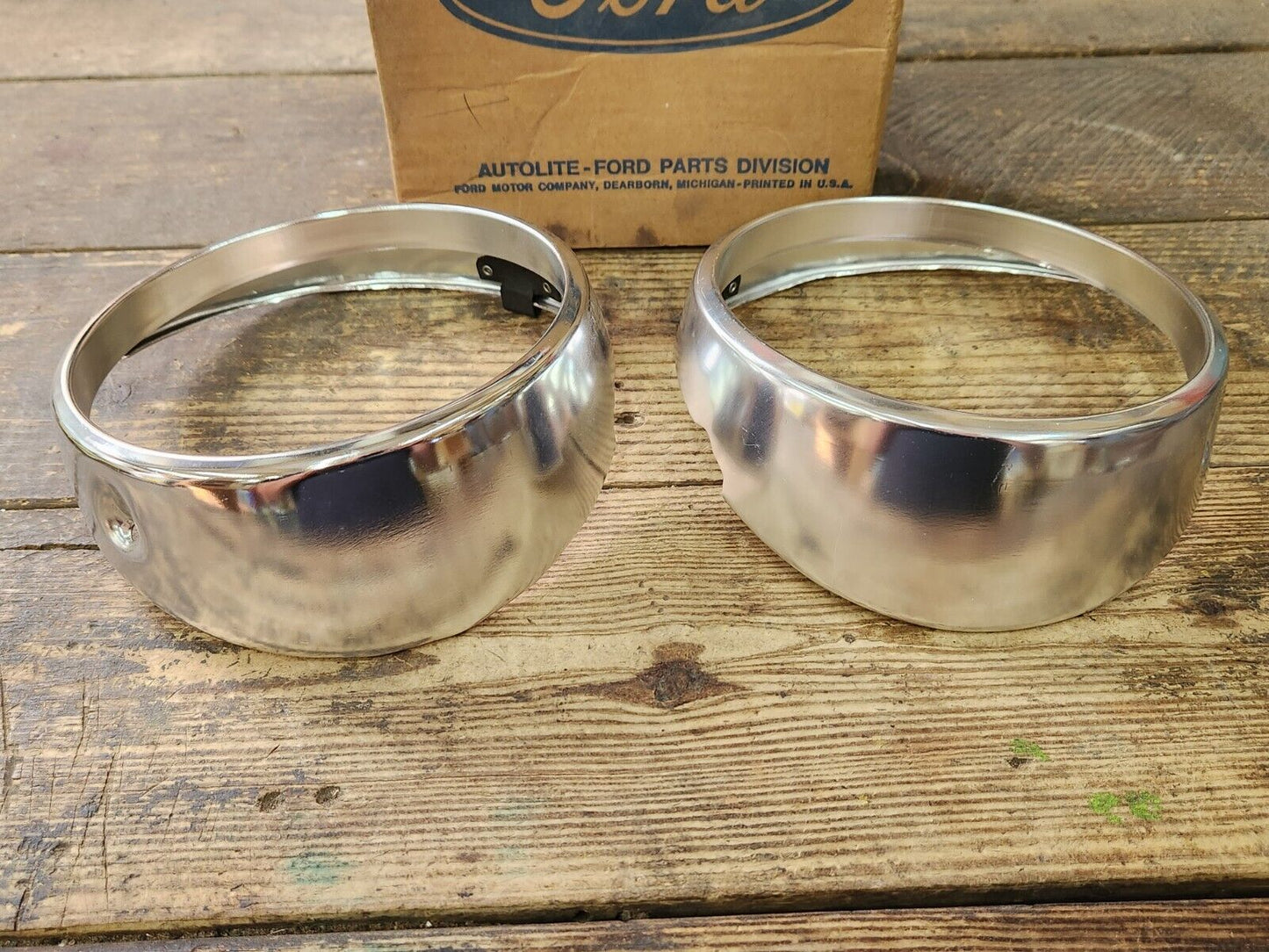 NOS OEM Ford Torino 1968 Inner LH & RH Front Headlight Bezels Genuine Pair