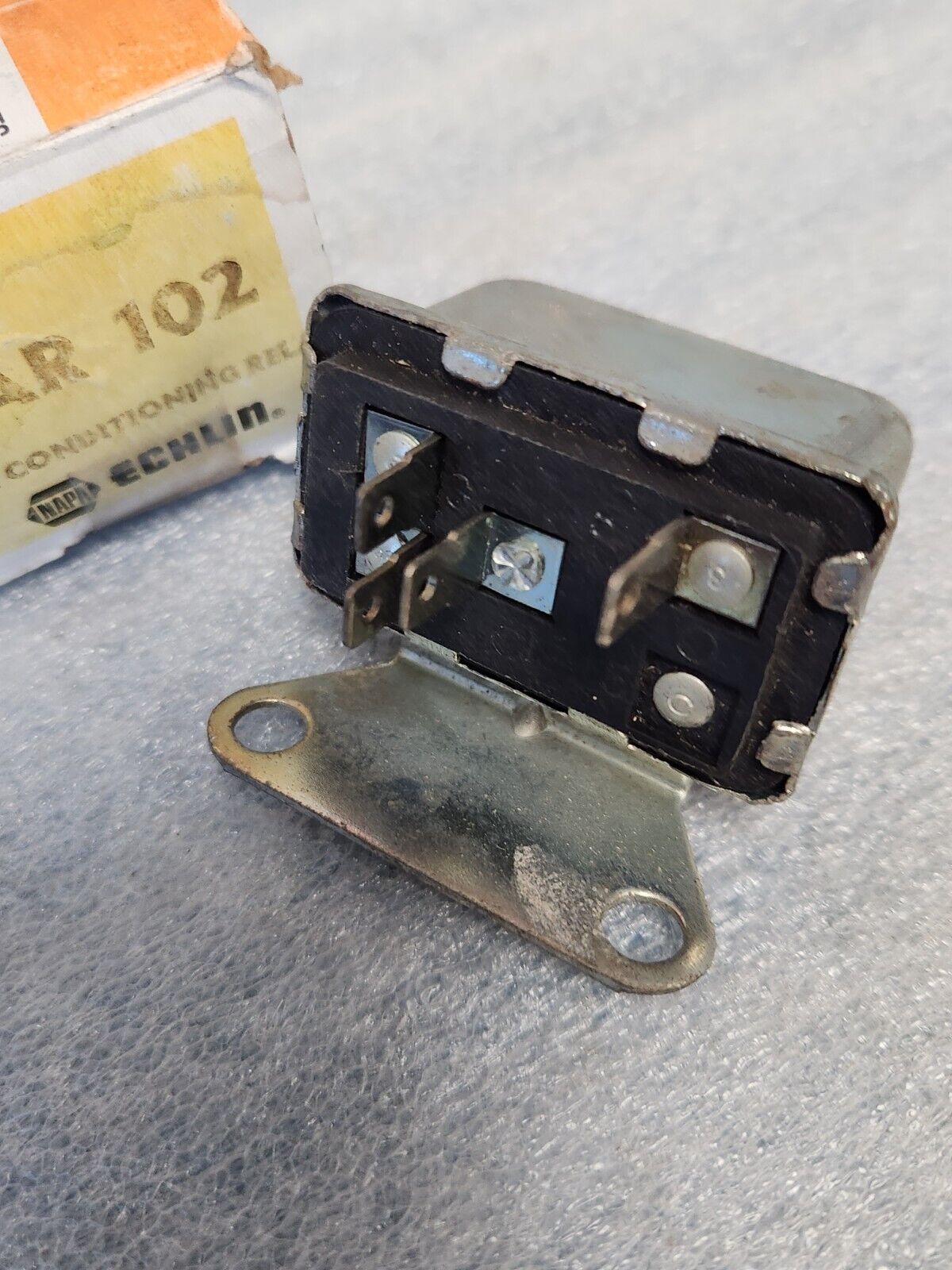 NEW 1965-1986 GM VEHICLES ECHLIN AR 102 BLOWER MOTOR HEATER AC RELAY NORS