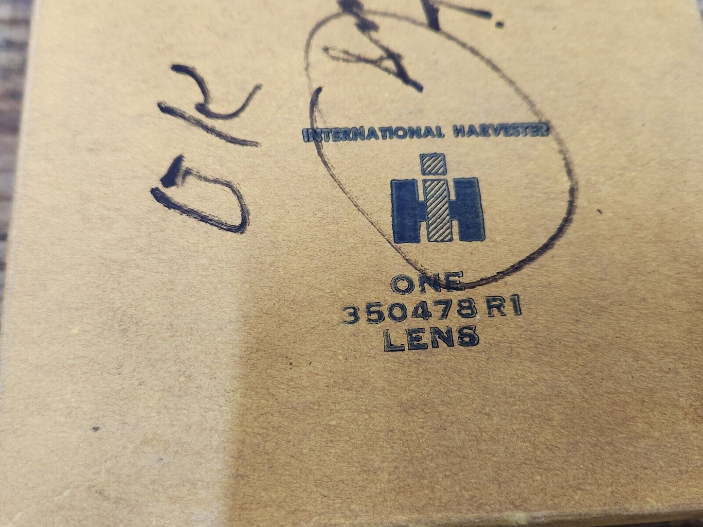 NOS OEM 350478R1 Lens Dimpled Guide name Pair IH International Tractor A B C