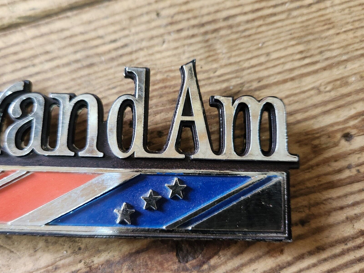 1974 PONTIAC GRAND AM TRUNK LID EMBLEM OEM 9676369 GM
