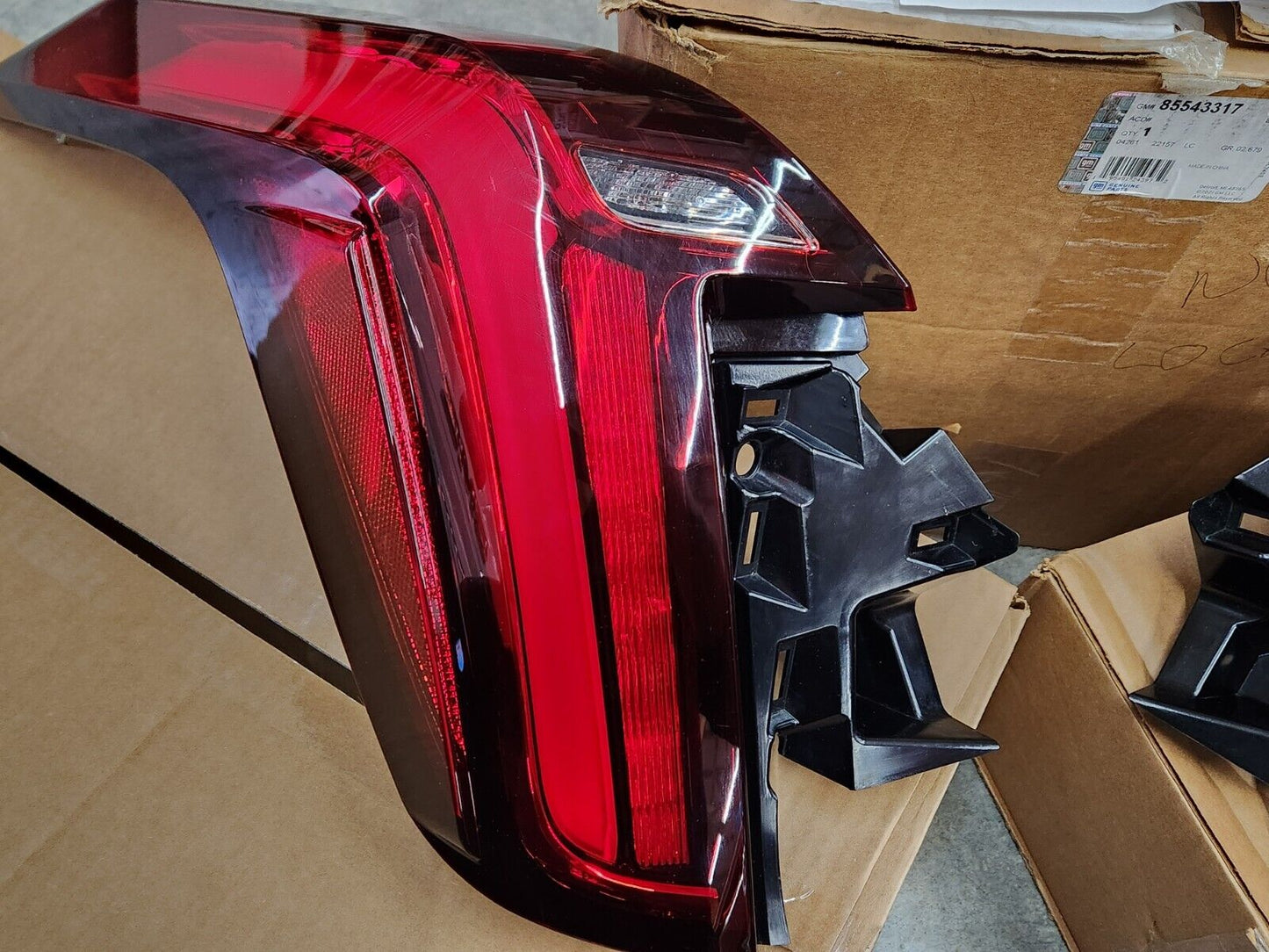 NEW OEM GM Dealer take offs 2020 2021 Cadillac CT4 Taillights Lights Pair L&R