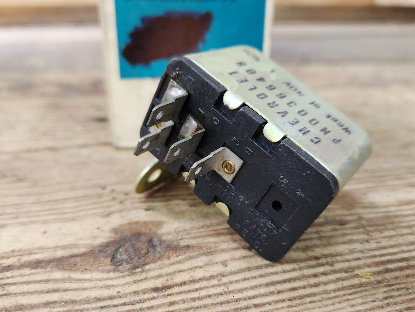 NOS 1975 1976 1977 VEGA MONZA A/C COMPRESSOR TEMPERATURE CUT-OUT RELAY GM 366408