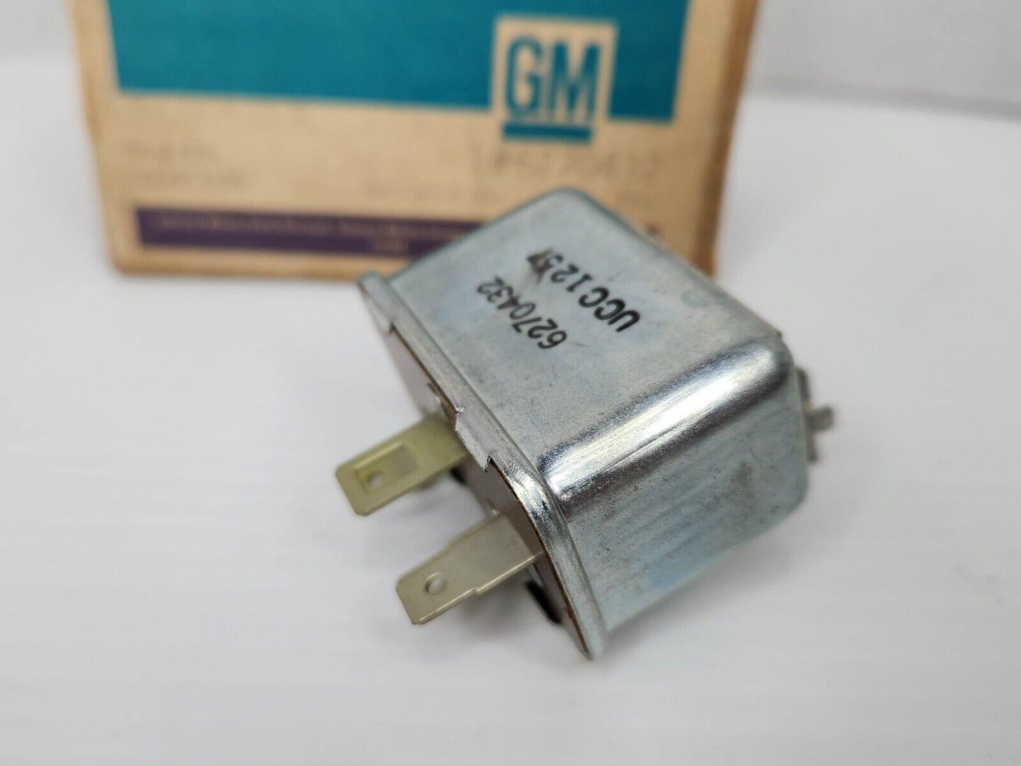 NOS OEM GM Spark Relay 1971-1974 Chevy Pickup & Blazer T.H. 350 6270432