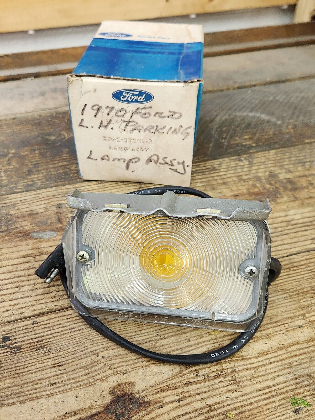 NOS OEM LH Parking Lamp Assembly 1970 Ford Galaxie 500 XL LTD DOAZ-13201-A