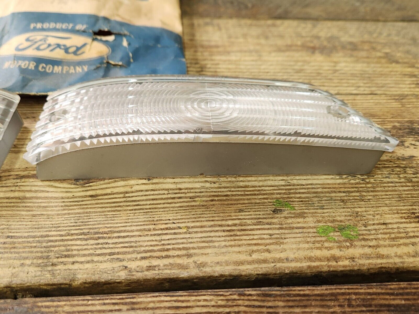 NOS OEM 1958 FORD CUSTOM 300 FAIRLANE 500 RANCHERO PARKING LAMP LIGHT LENS SET