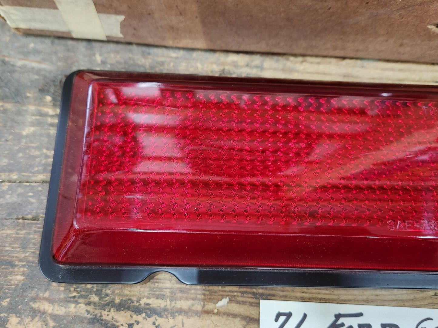 NOS OEM 1971 FORD GALAXIE 500 LTD TAIL LIGHT LENS (RH) PART # D1AZ-13450-D