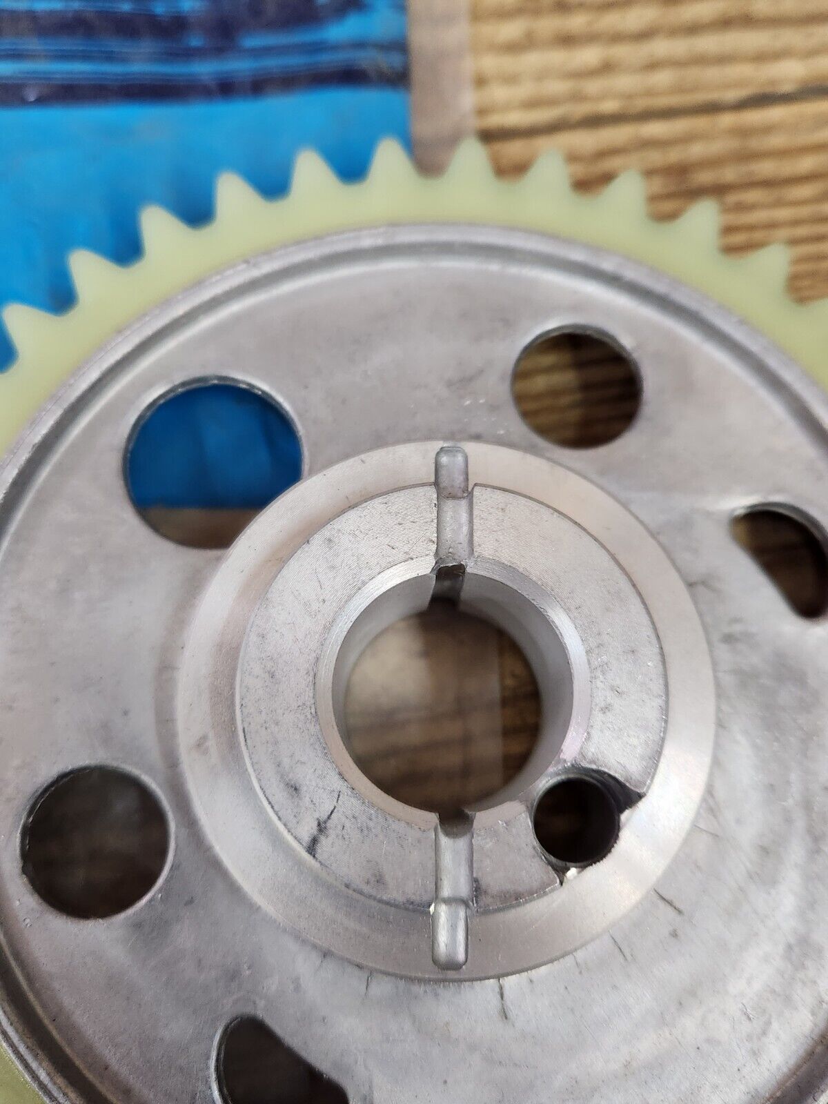 1985-88 BRONCO E&F TRUCKS LTD TBIRD ENGINE CAM TIMING SPROCKET FORD D3AZ-6256-B