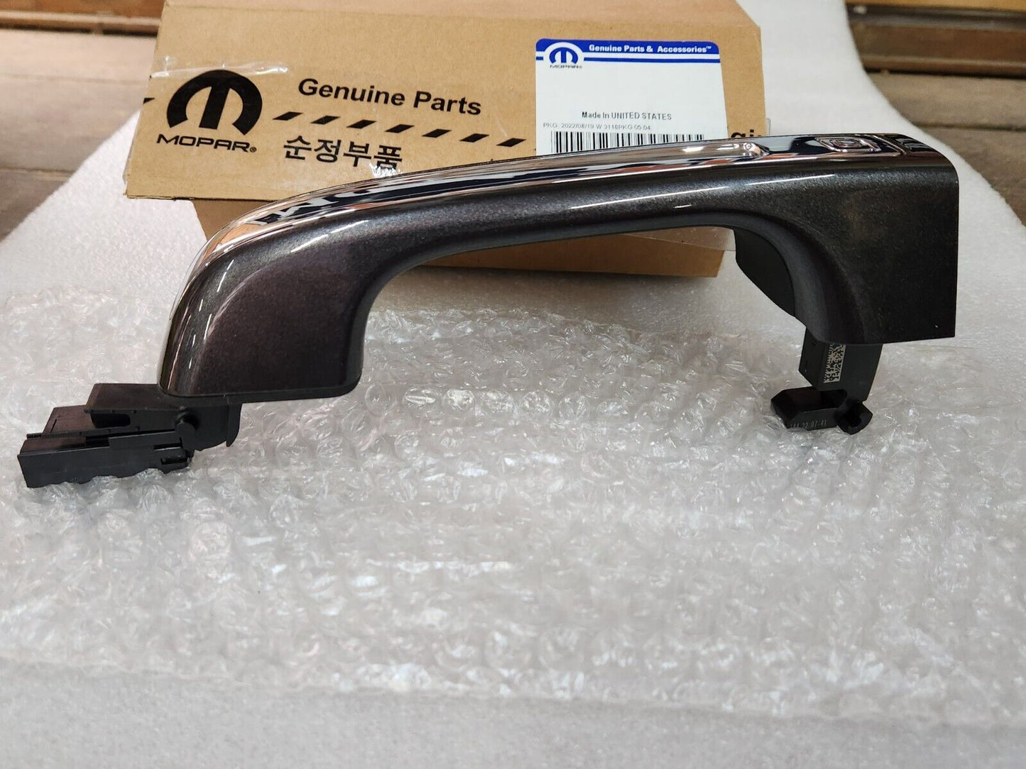 NEW Genuine Mopar 2019-2023 Dodge Ram LH Driver Exterior Door Handle 6CV361AUAD