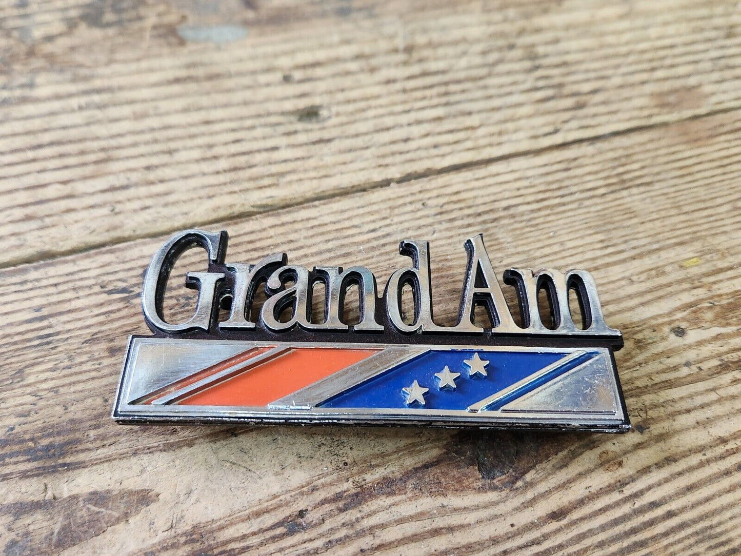 1974 PONTIAC GRAND AM TRUNK LID EMBLEM OEM 9676369 GM