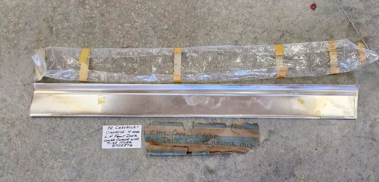 1972 Chevrolet Caprice 4-door Hardtop NOS RH Rear Door Lower Molding GM 8705377