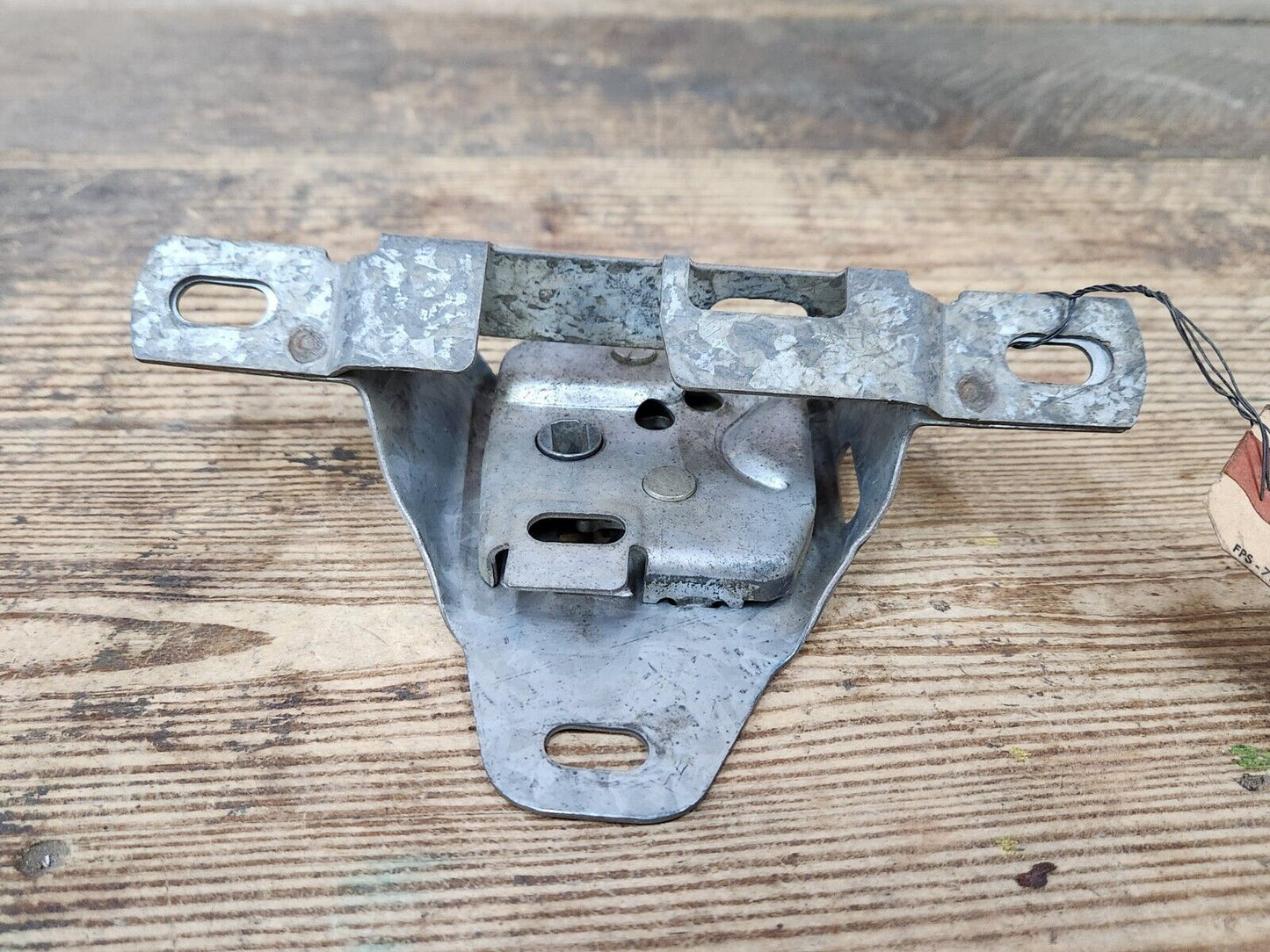 1975-1978 FORD GRANADA 1975-1980 MERCURY MONARCH TRUNK LATCH OEM D5DZ-6643200-A