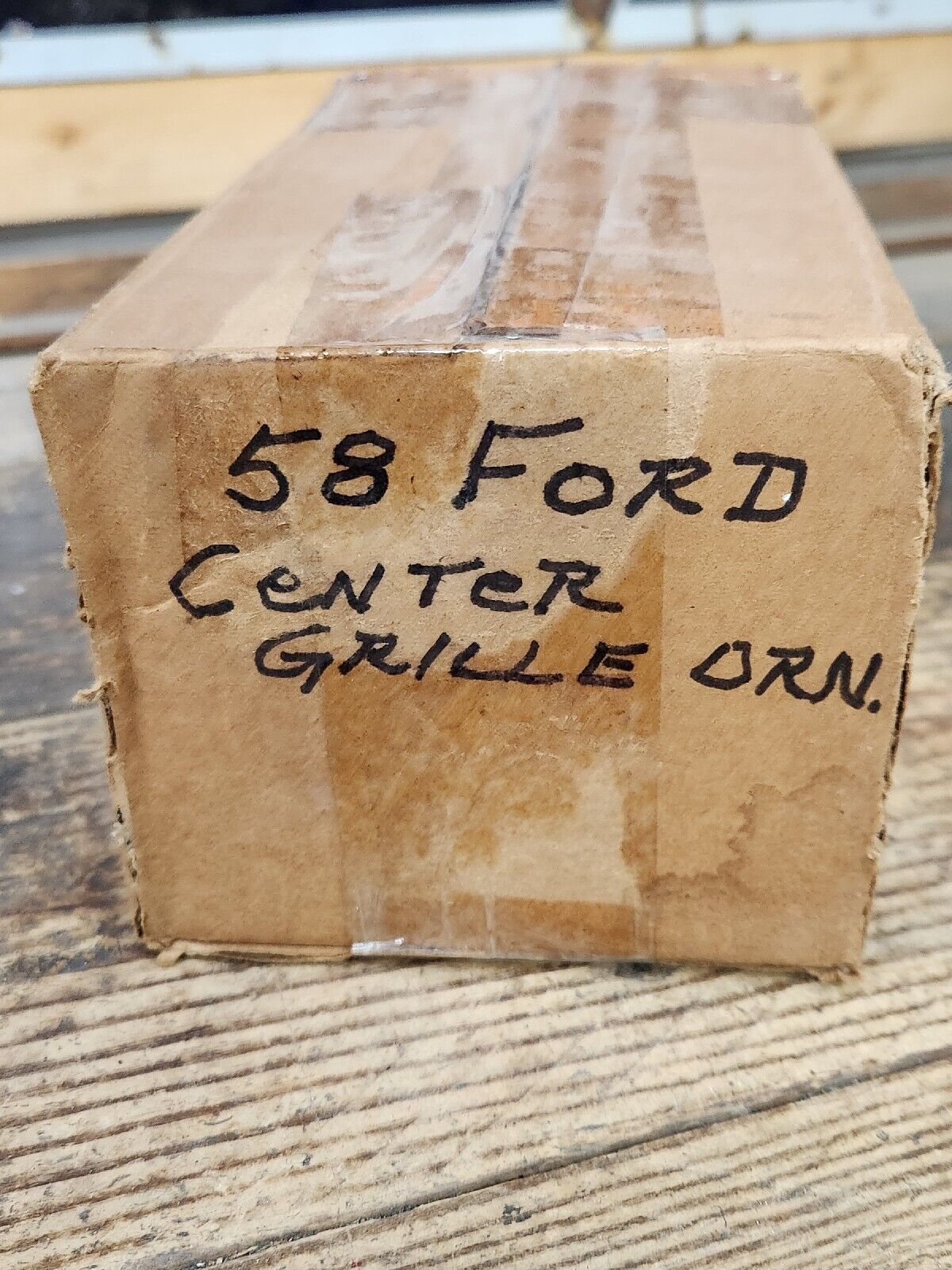 1958 FORD FAIRLANE 500 SKYLINER FRONT GRILLE BAR CENTER GUARD ORNAMENT