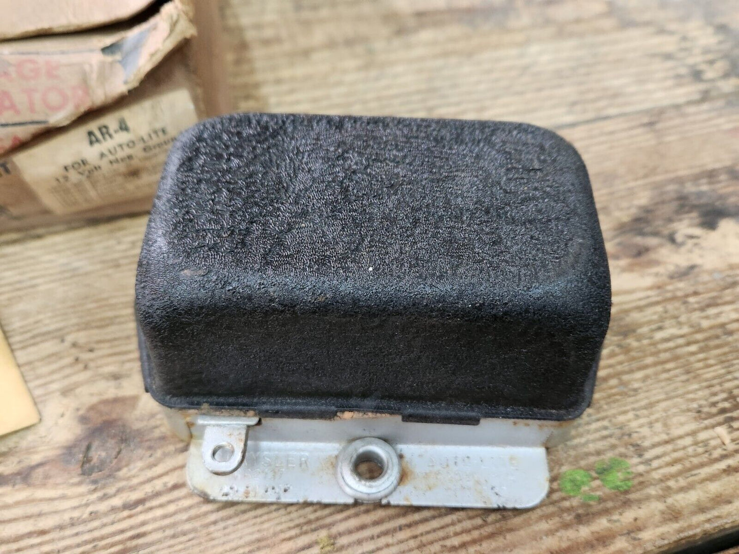 58-63 Willys 53-55 Hudson56-62 Nash 56-60 Mopar Voltage Regulator Reman 1662137