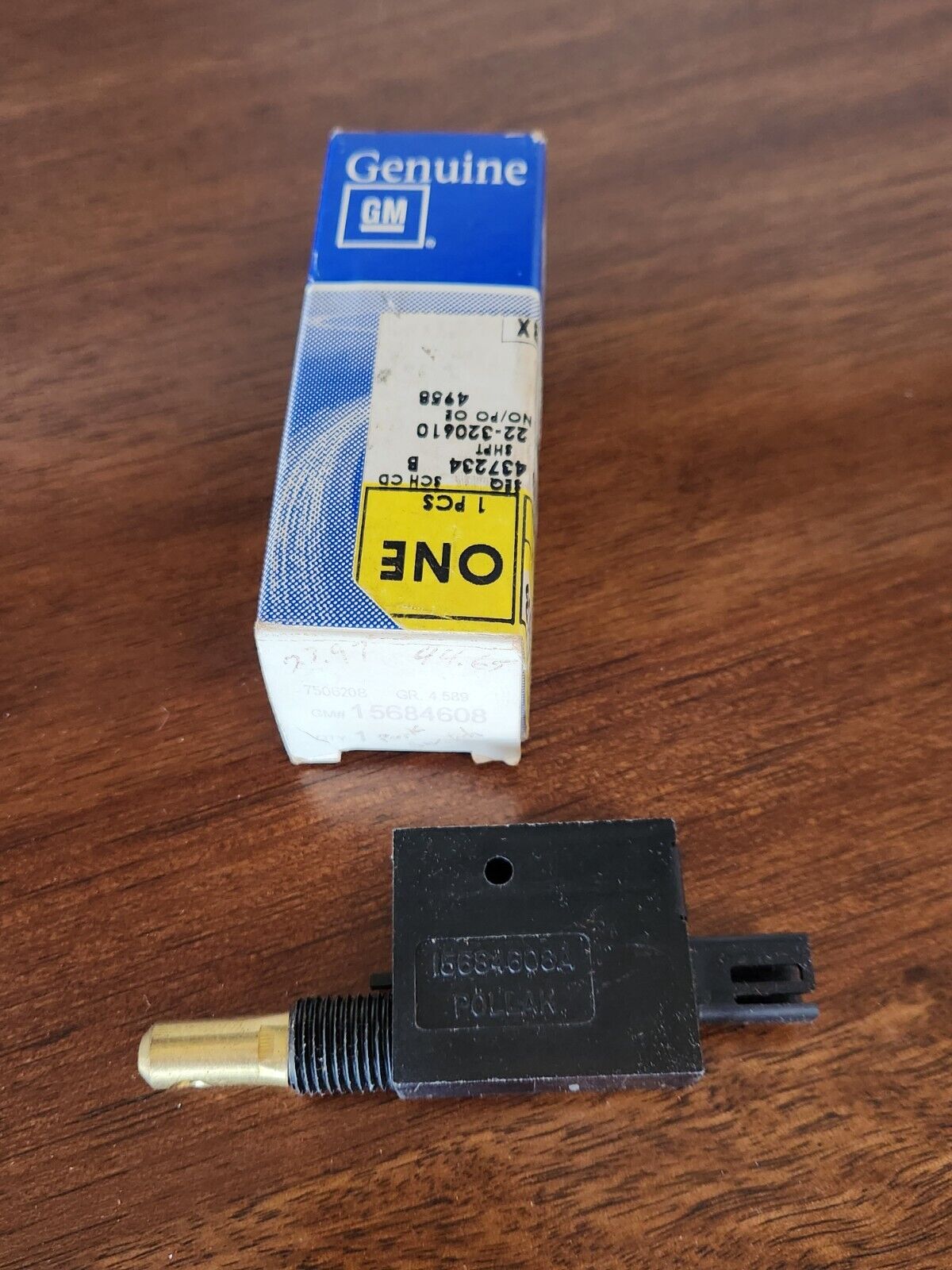 NEW GM 98-99 Chevy P30 Food Truck Park Brake Pressure Indicator Switch 15684608