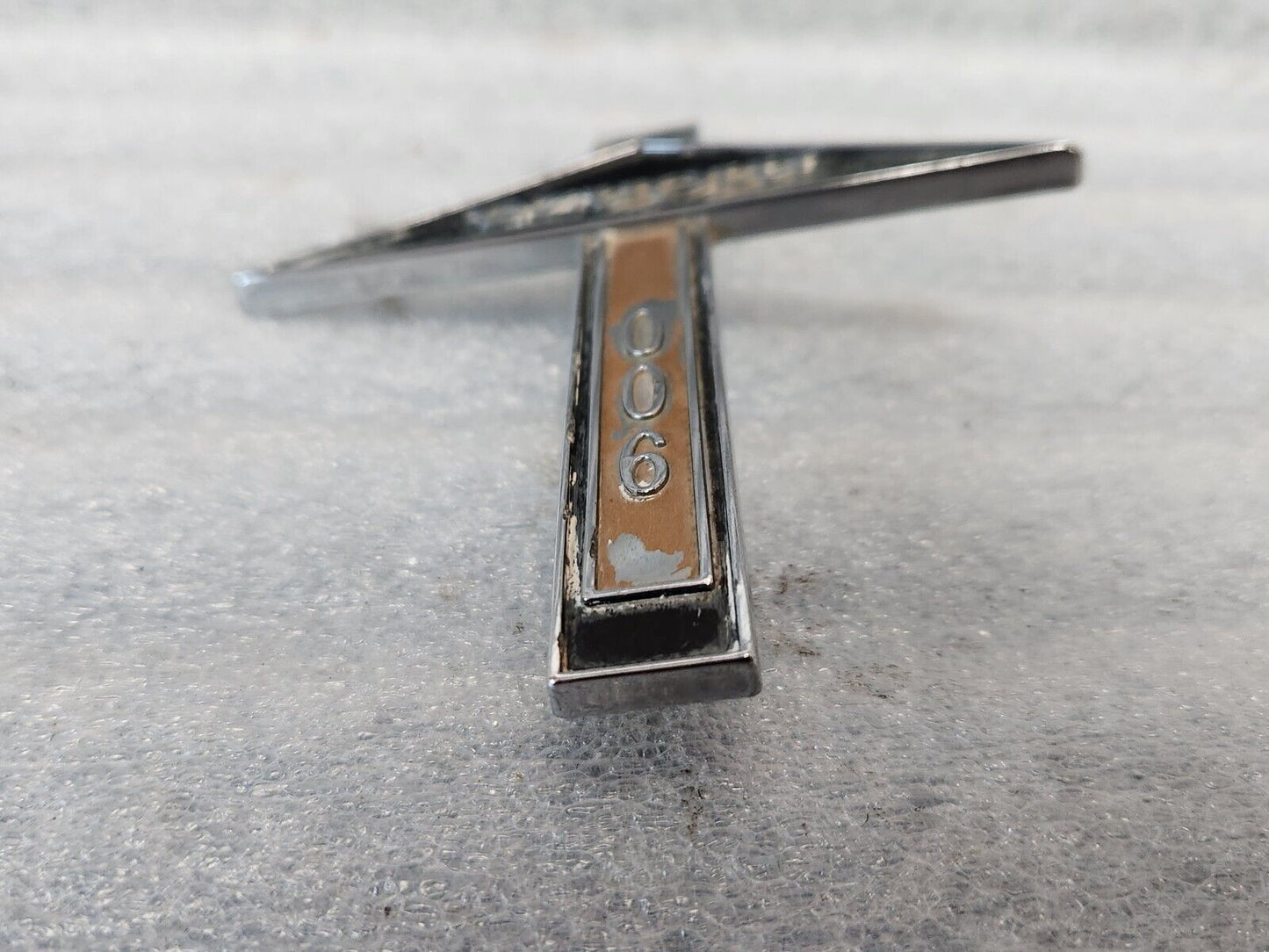 Chevy OEM 1962 1963 1964 Monza 900 Side Emblem Badge Logo Nameplate Name 3815062