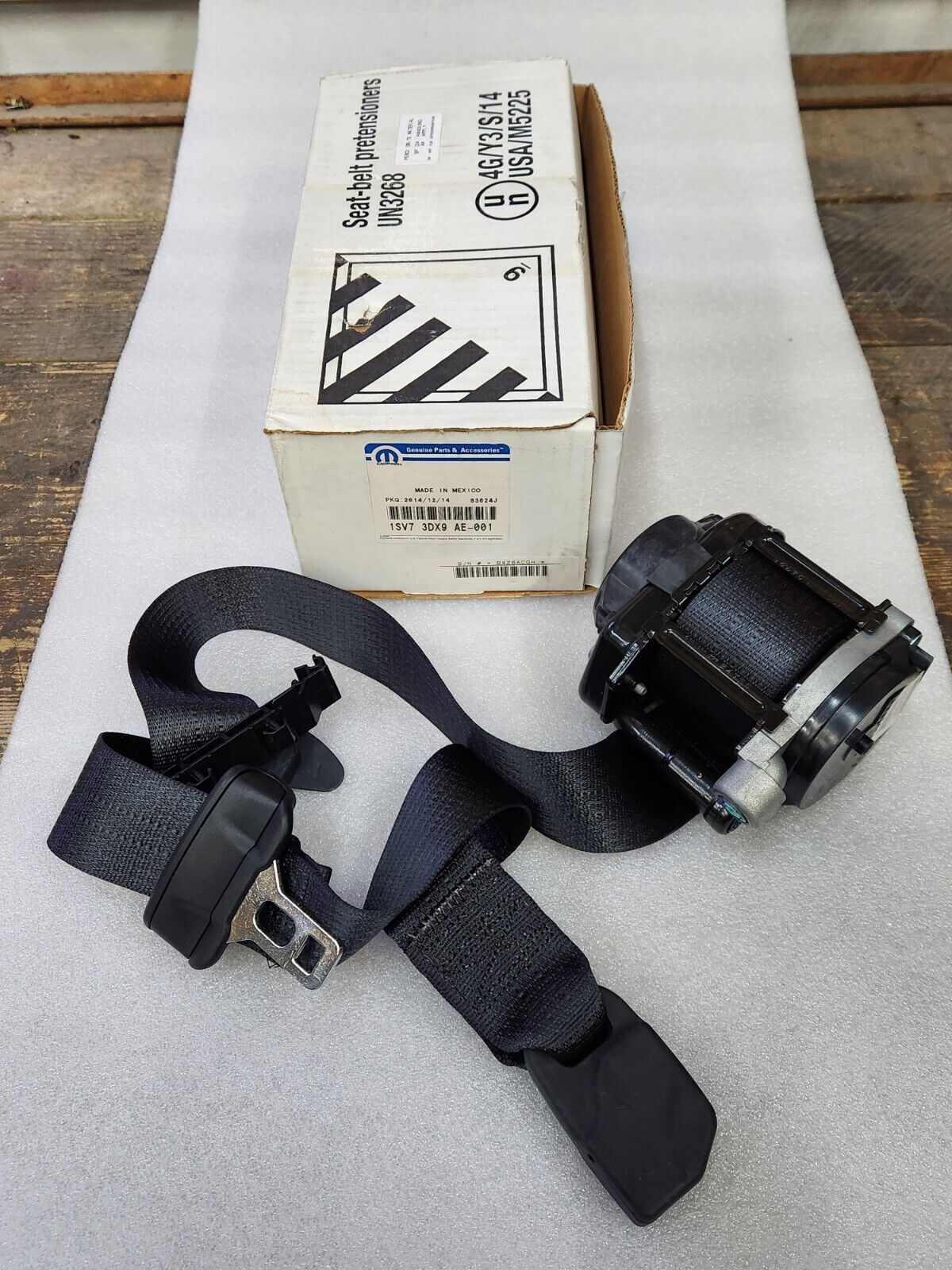 NEW OEM 2013-2016 Dodge Dart Front LH Driver Side Seat Belt Retractor 1SV73DX9AE