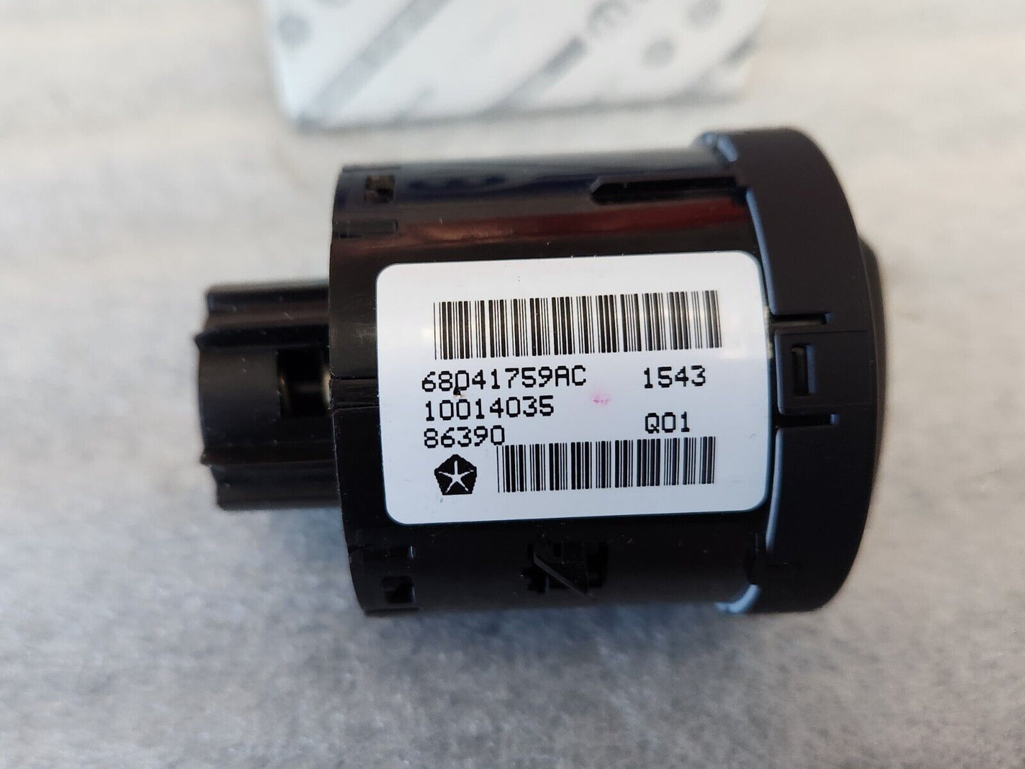 NEW OEM MOPAR 2011 CHRYSLER TOWN & COUNTRY HEADLIGHT FOGLIGHT SWITCH 68041759AB