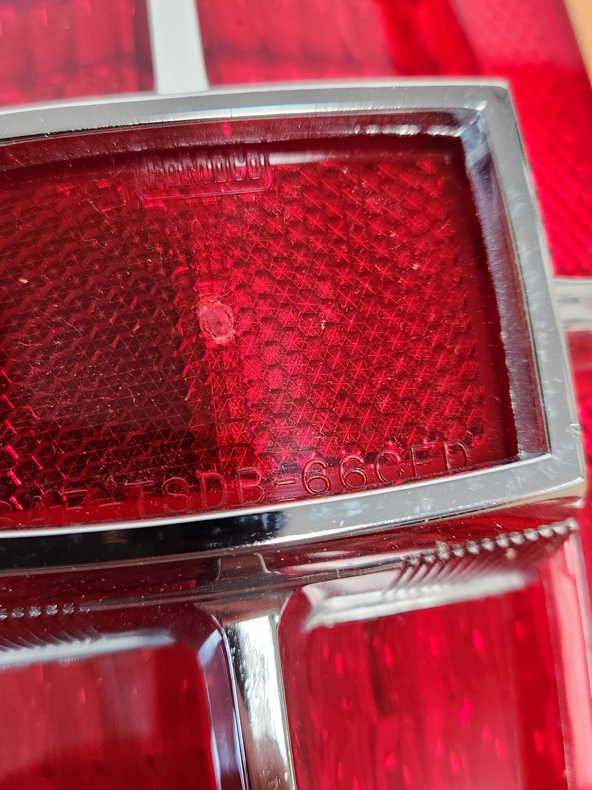 7604893