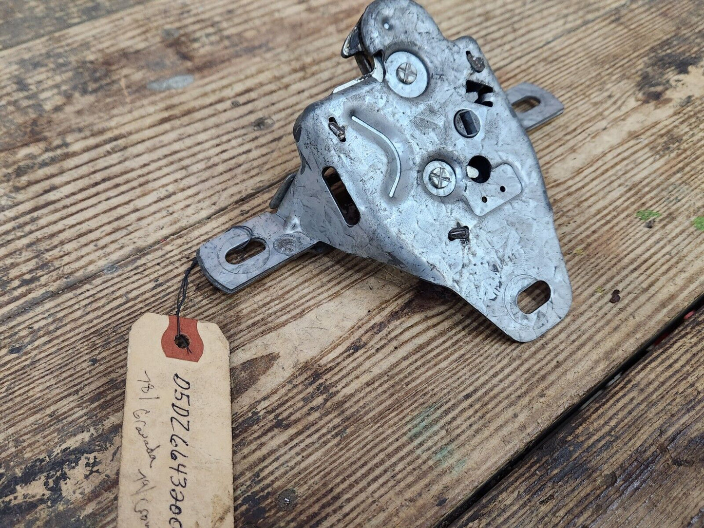1975-1978 FORD GRANADA 1975-1980 MERCURY MONARCH TRUNK LATCH OEM D5DZ-6643200-A