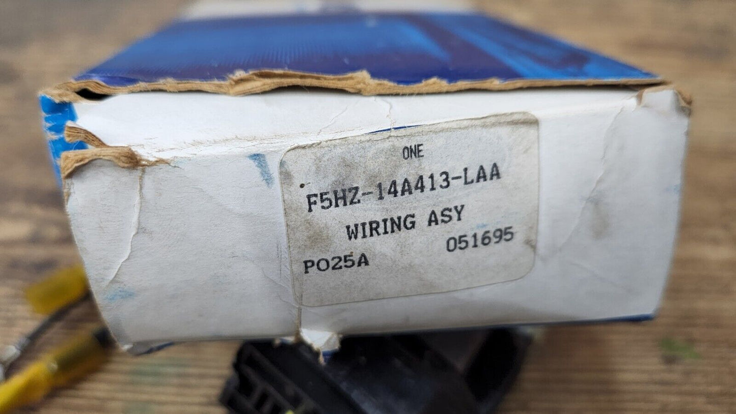 NOS OEM Ford Freightliner F5HZ-14A413-LAA Wiring Relay Assembly FREE SHIPPING