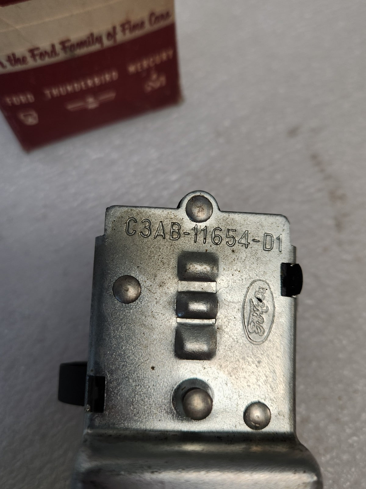 7104633