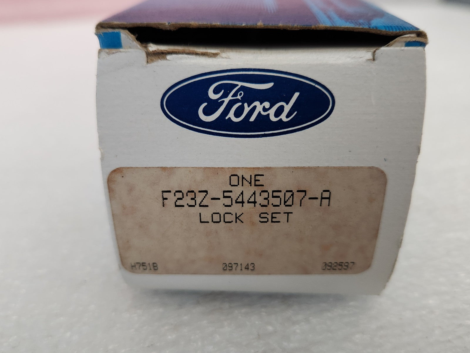 5606812