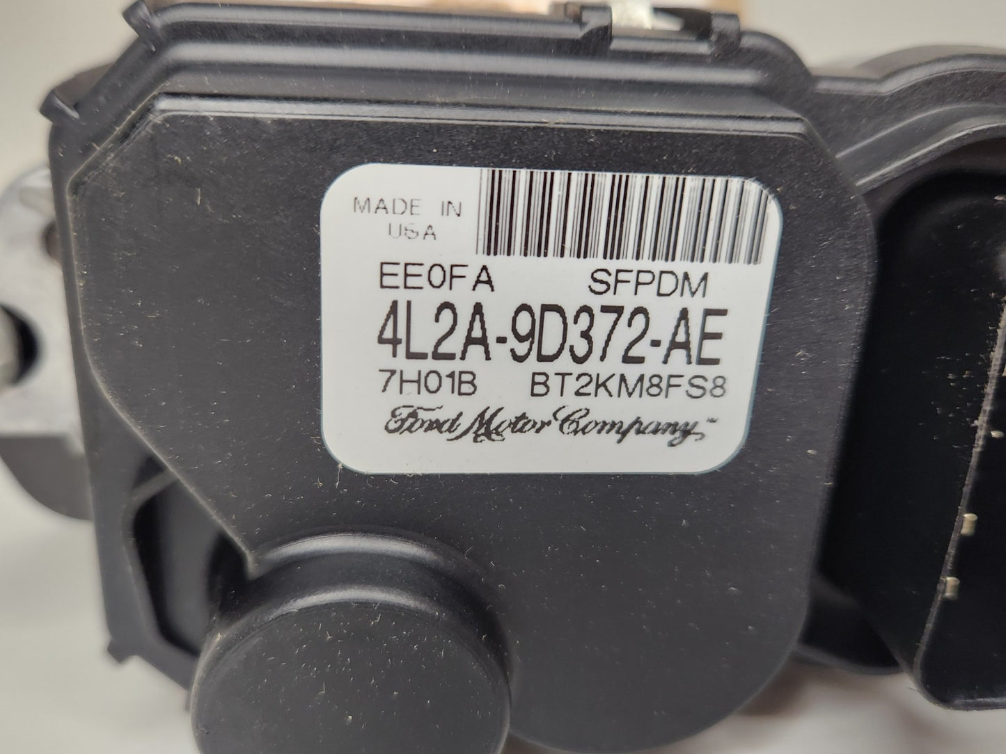 5650896