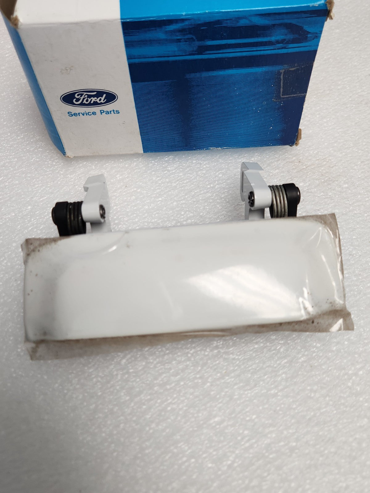 5606829