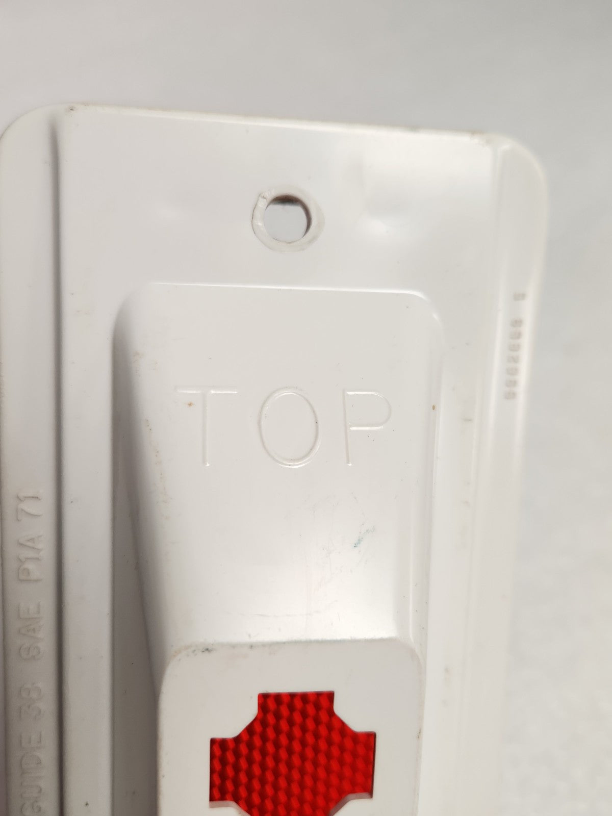 5685031