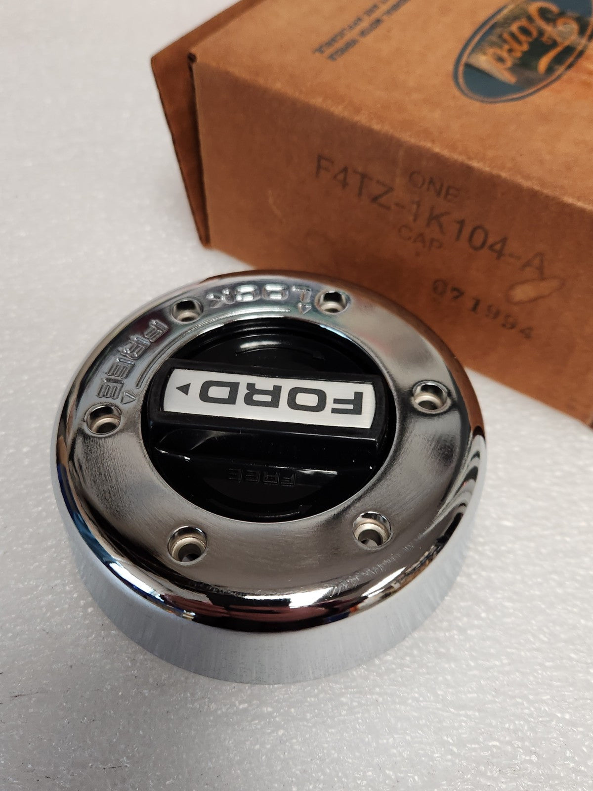 5574615