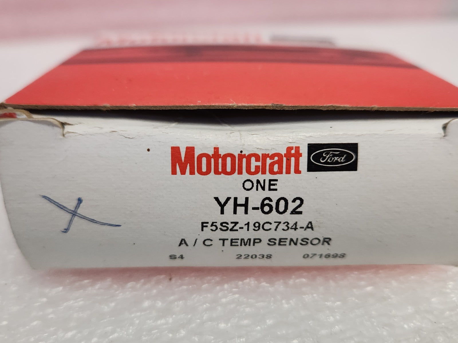5635884