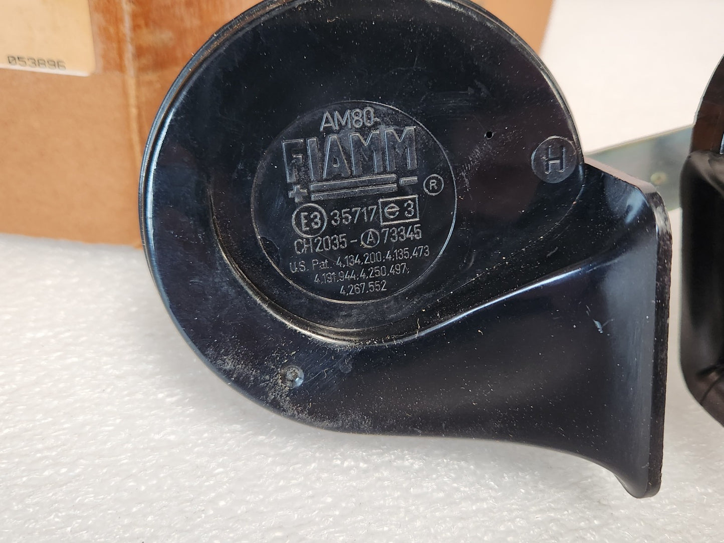 6172989