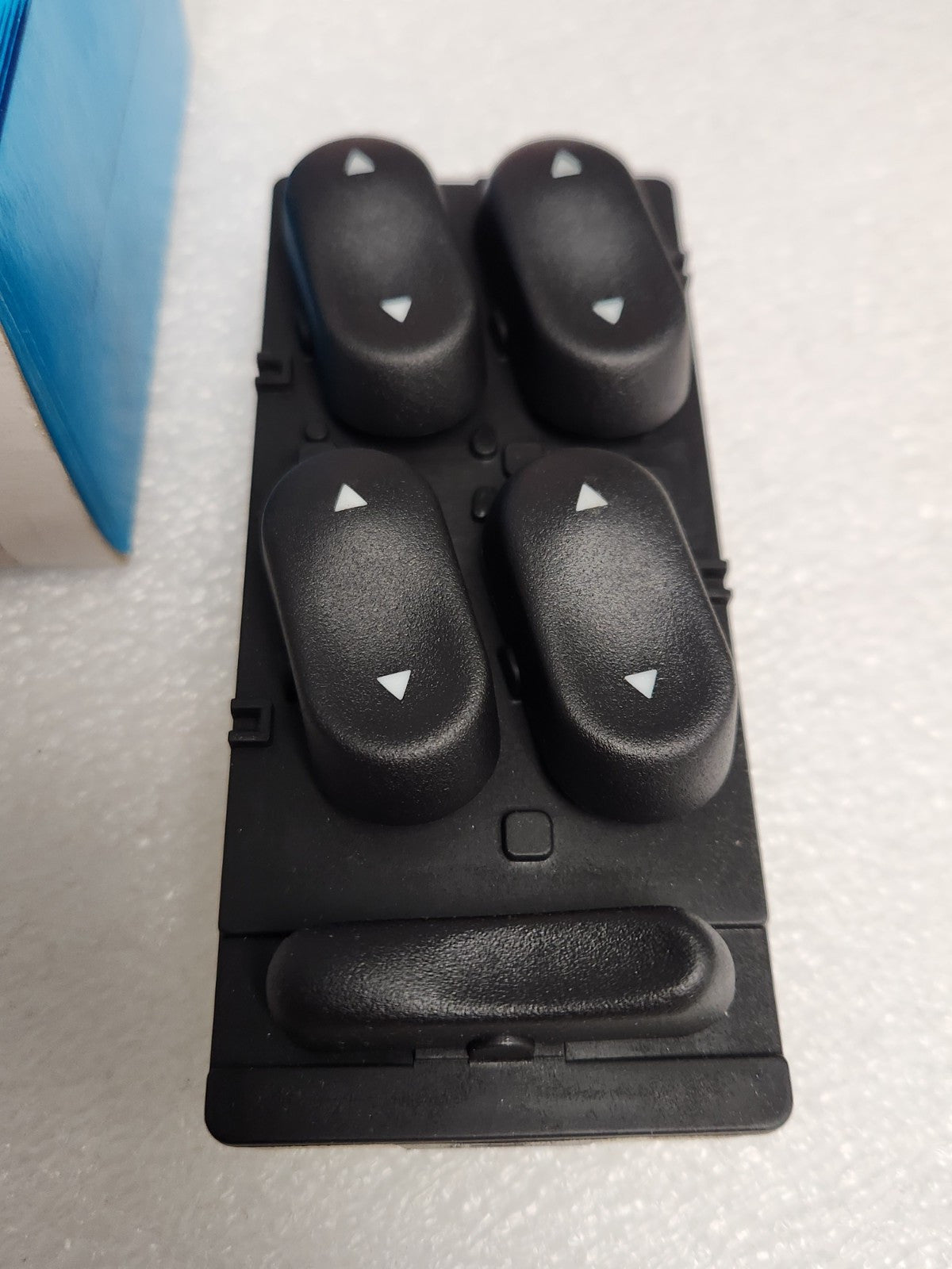 5749976