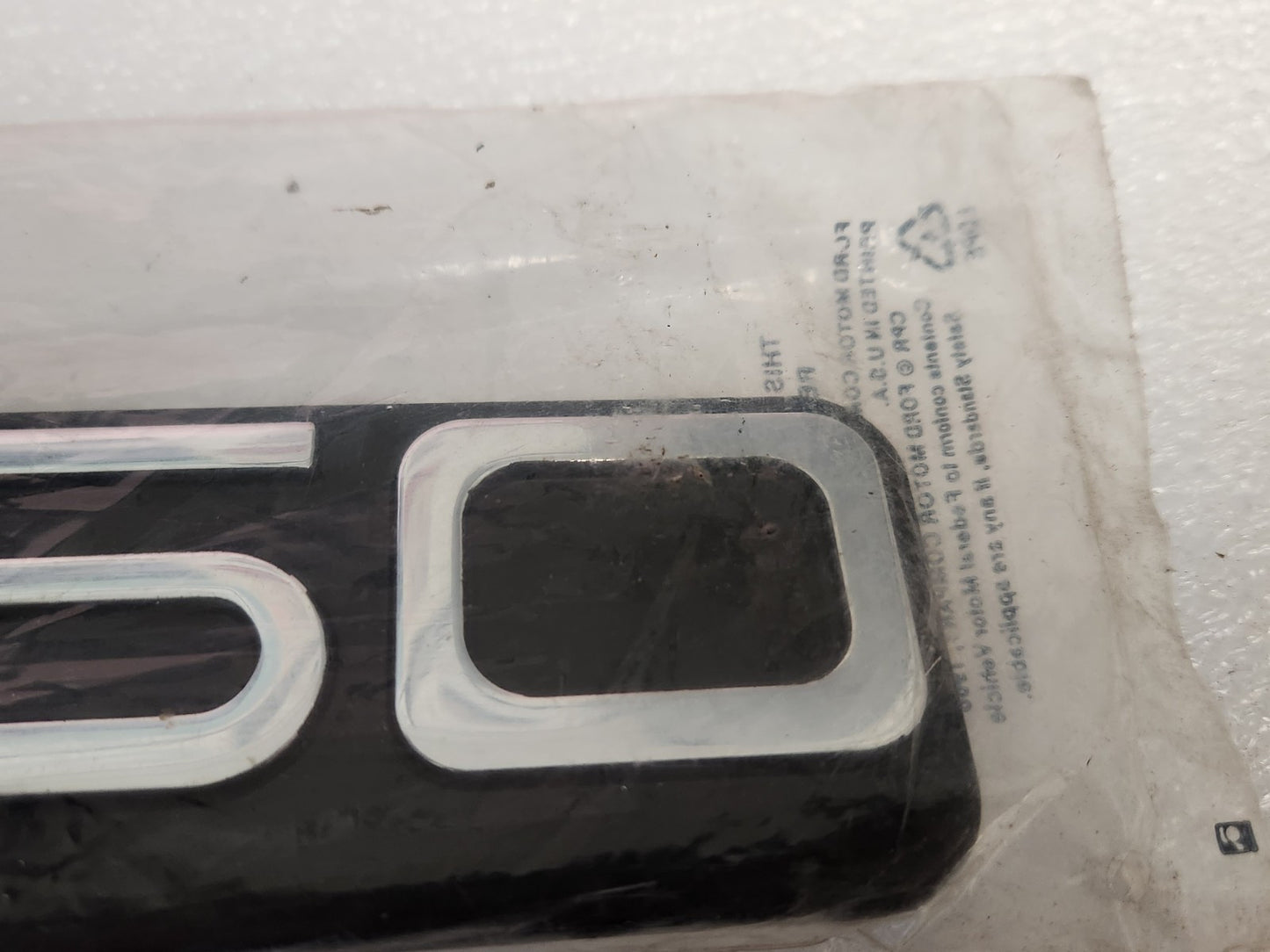5661228