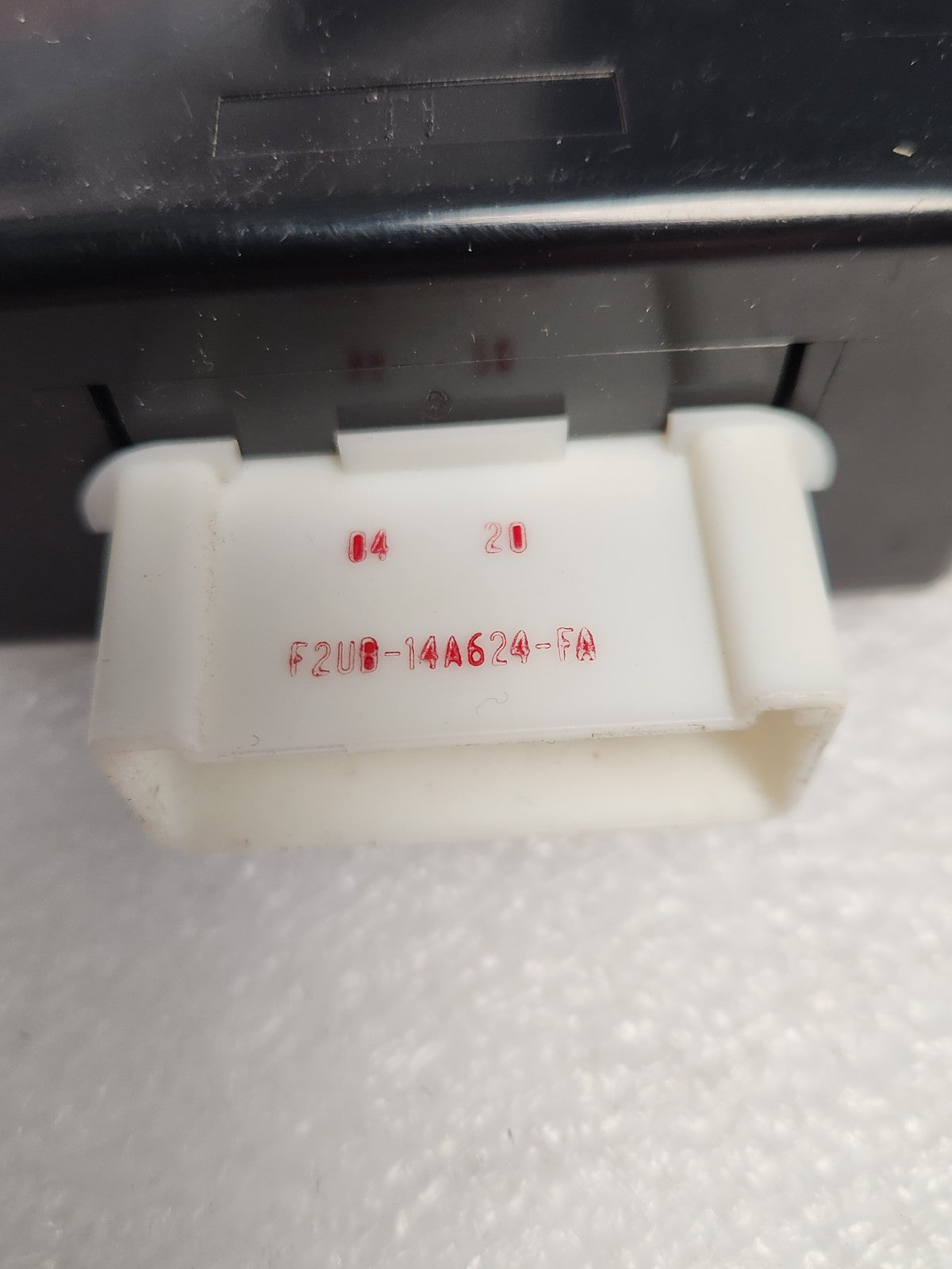 5635881