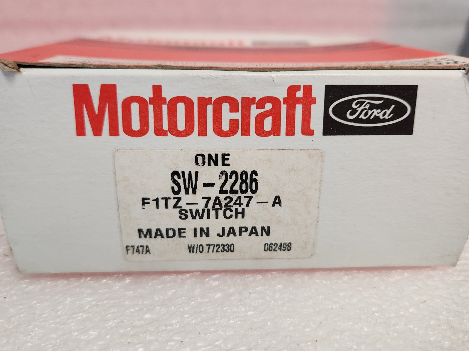 5702618