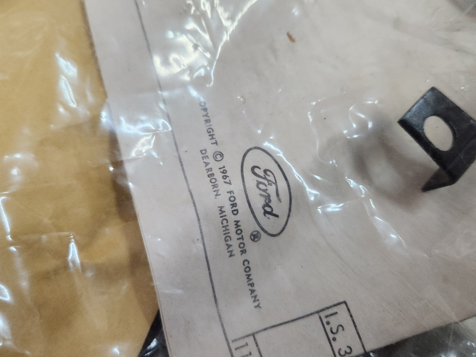 6153111