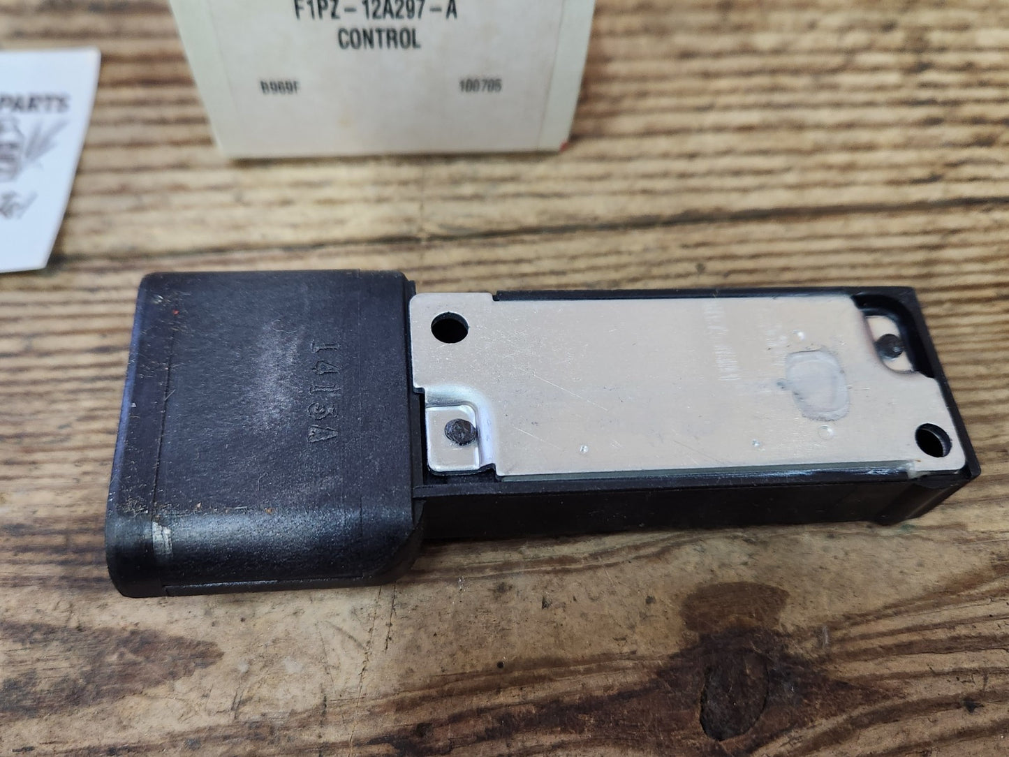 5561005